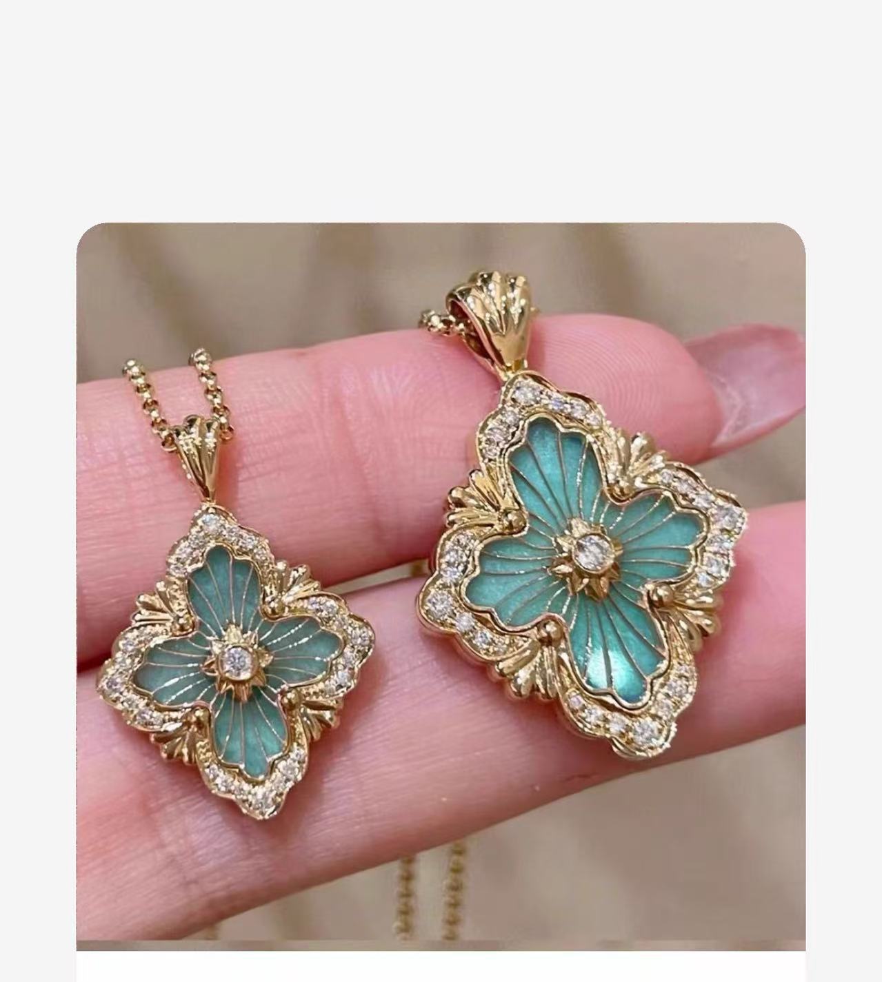 Women's Edition Opera Four-leaf Clover Gold-plated Fritillary Pendants