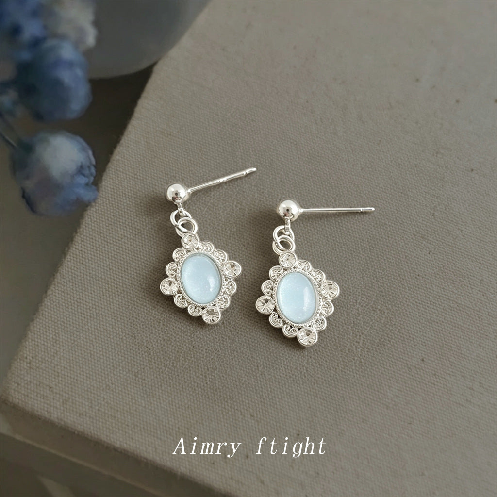 French Geometric High-grade Hollow Lace Vintage Earrings