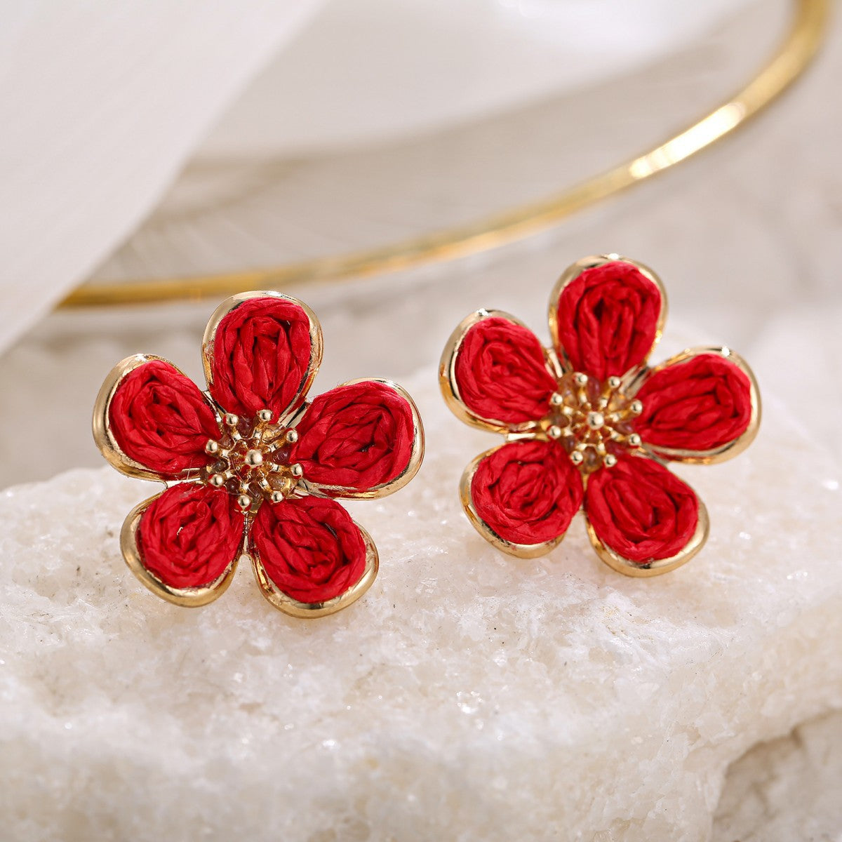 Raffia Flower Small Fashion Hand-woven Simple Earrings