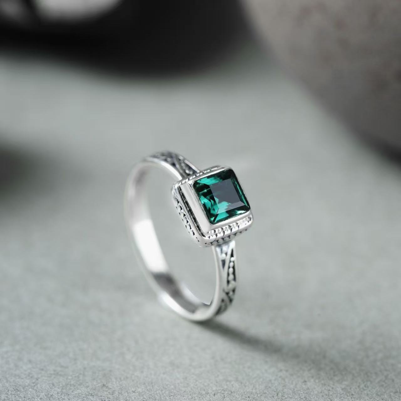 Women's Garnet Square Retro Simple Pattern Carving Niche Opening Design Ring