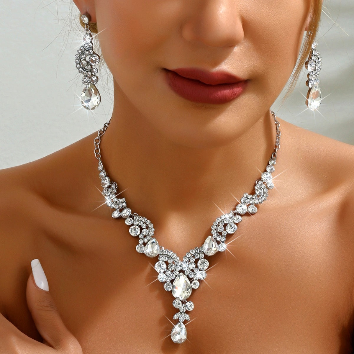Cool Creative Popular Dress Female Rhinestone Necklaces