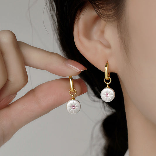 Women's Button Pearl Carved Fashionable Elegant White Rings