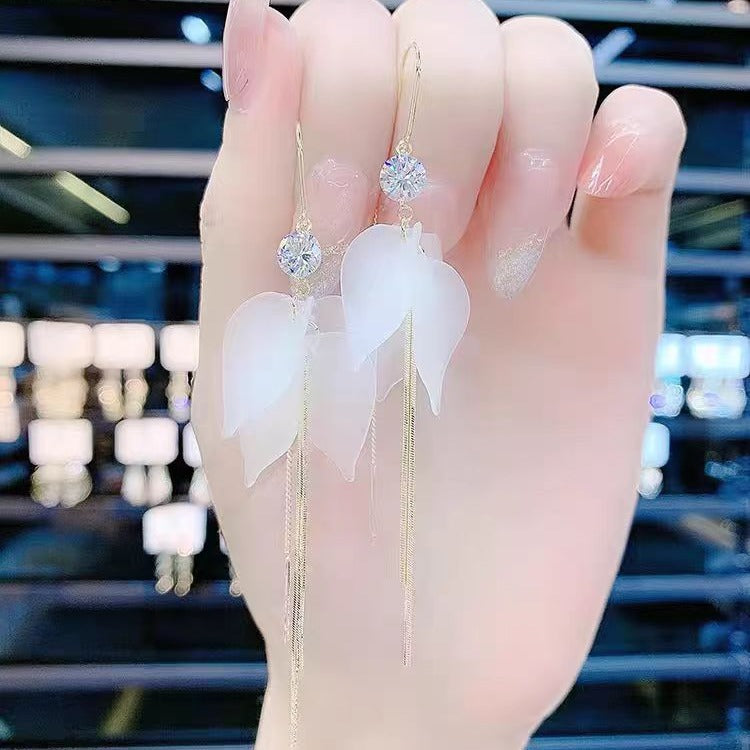 Long Super Fairy White Petal Fringe Trendy Light Luxury Small Ear Line