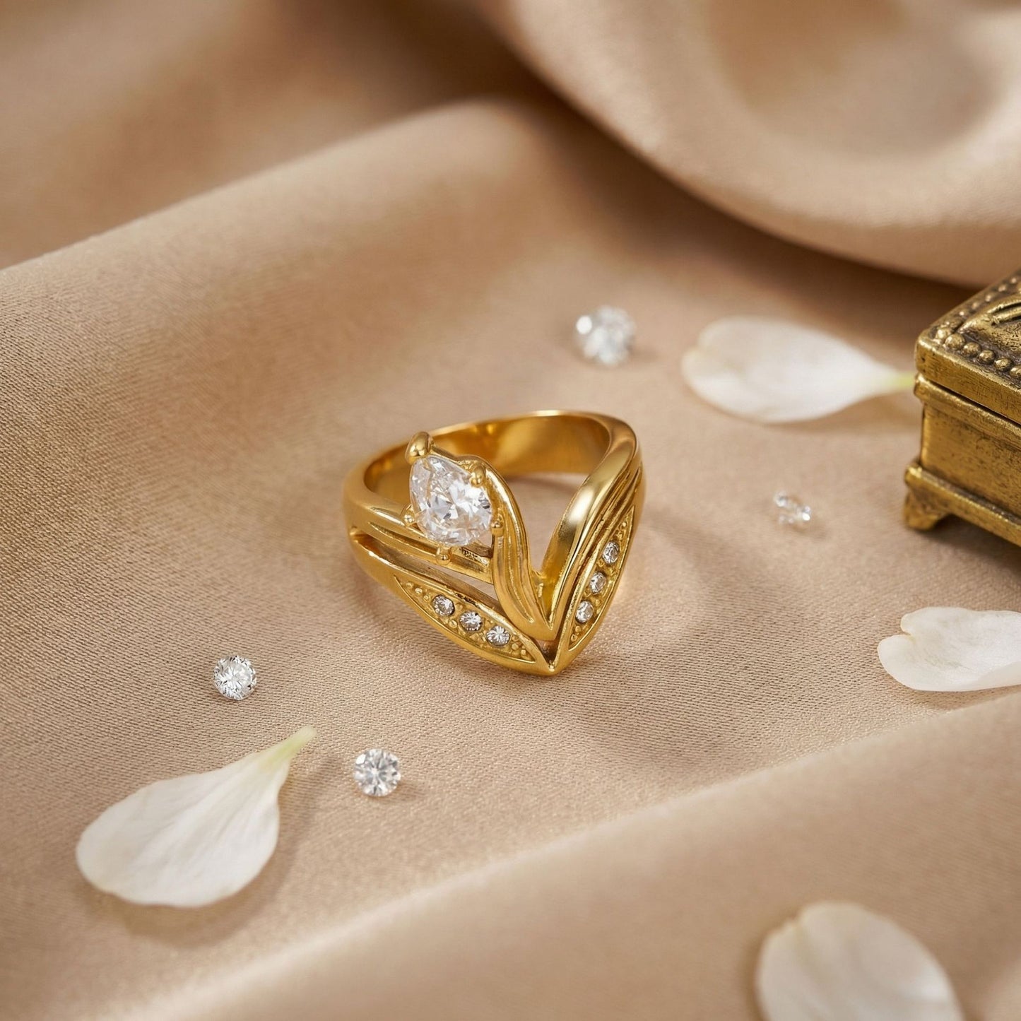 Luxury Flower Gold Exquisite Hollow Anniversary Gift Rings