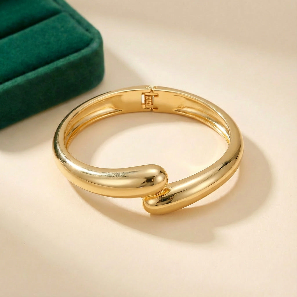 Women's Fashion Luxury Elegant Vacuum Plating Light Bracelet