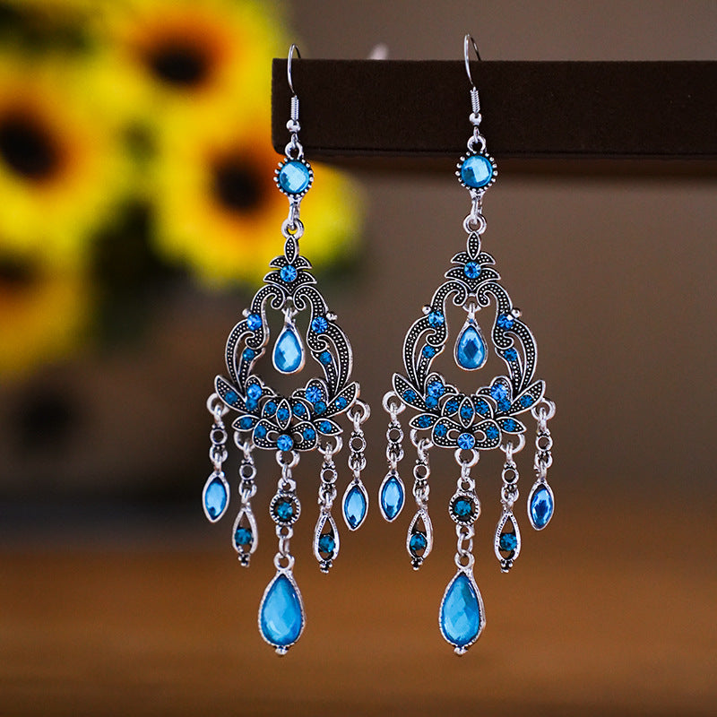 Smoky Rain Daisy Long Chinese Style Jeweled Texture Drop-shaped Earrings