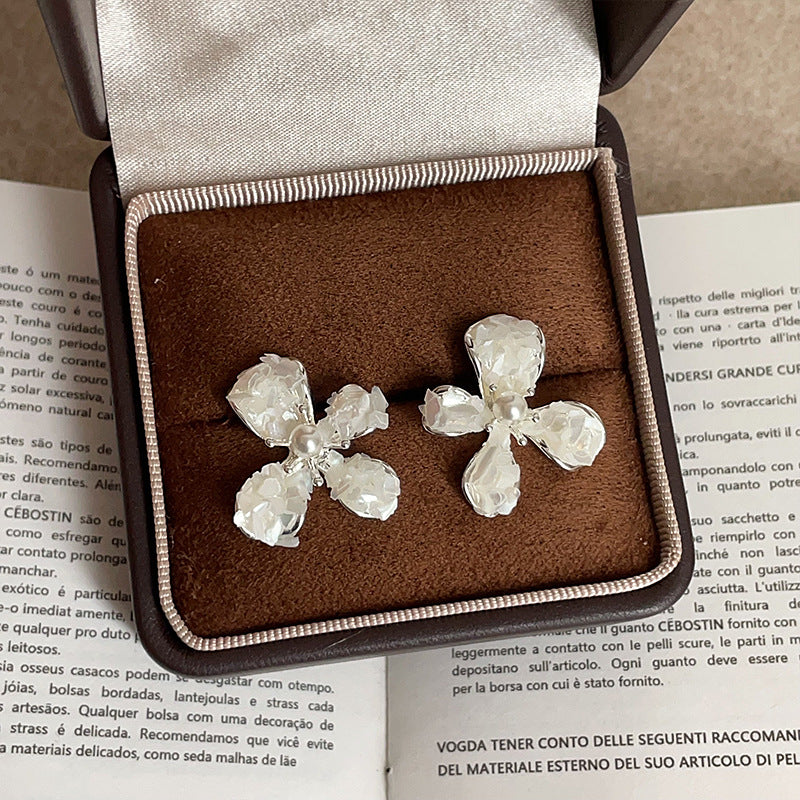 Women's Style High-grade Broken Shell Flower For Retro Gentle Fashion Trendy Earrings