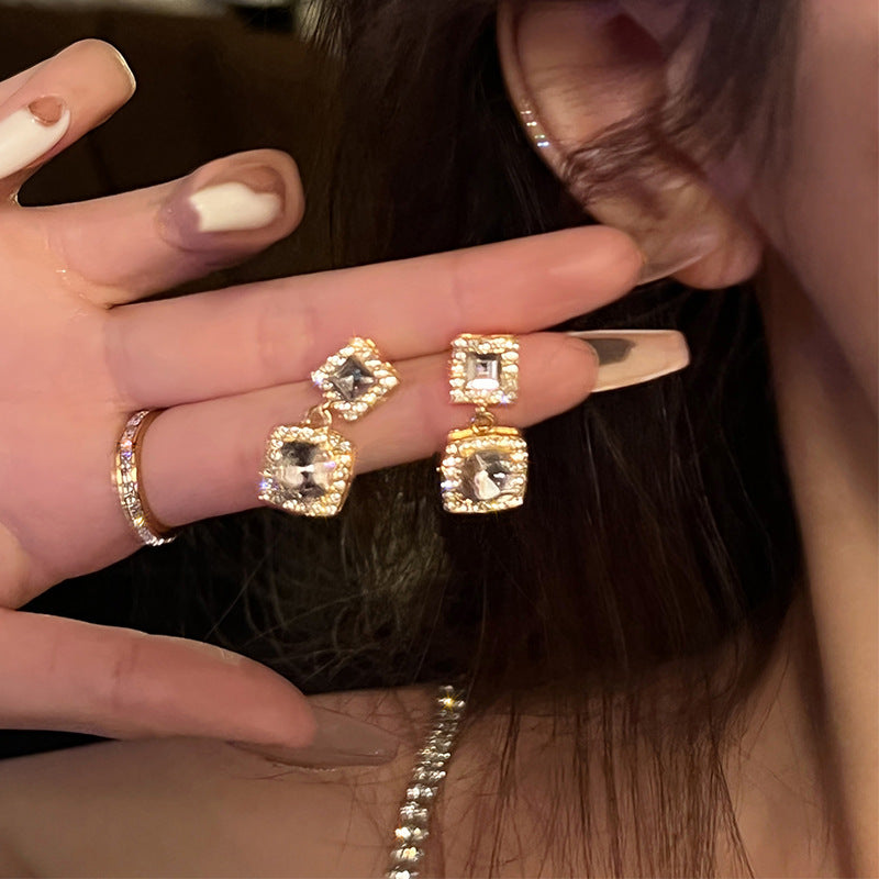 Delicate Pearl Crystal Eardrops Gentle Elegant Ear Buckle