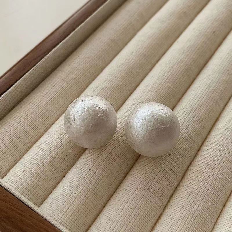 Women's Elegant Delicate Pearl Fashionable Niche Temperament Earrings