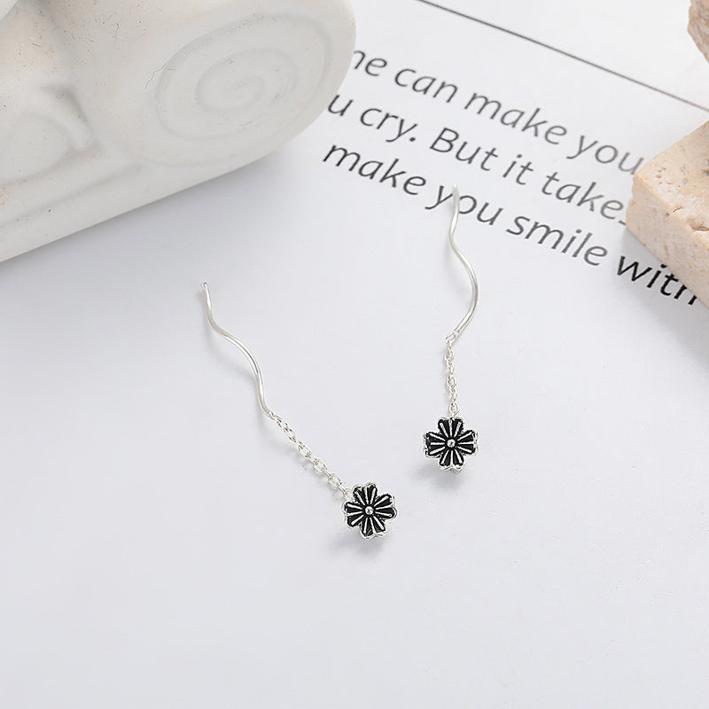 Fashion Vintage Little Fresh Black Clover Ear Lines Trendy Earrings