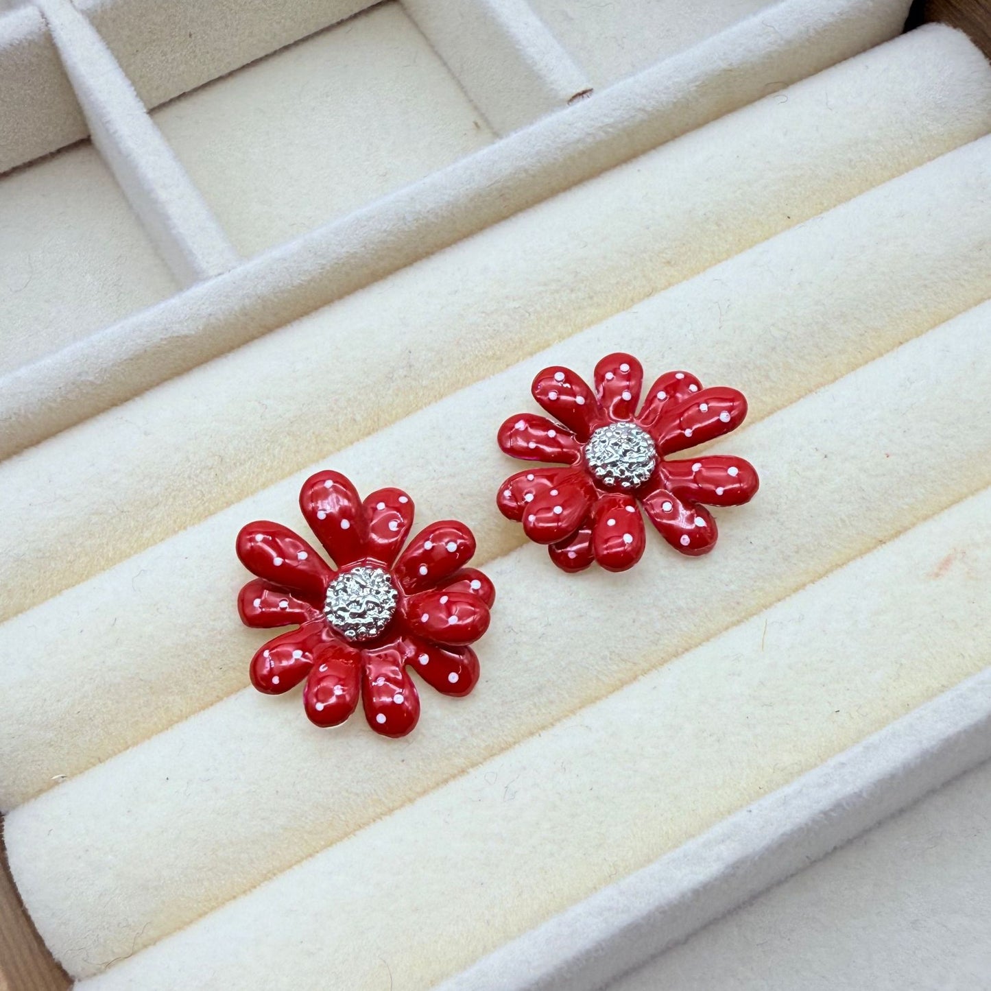 Daisy Female Niche Design Dopamine Color Elegant Earrings