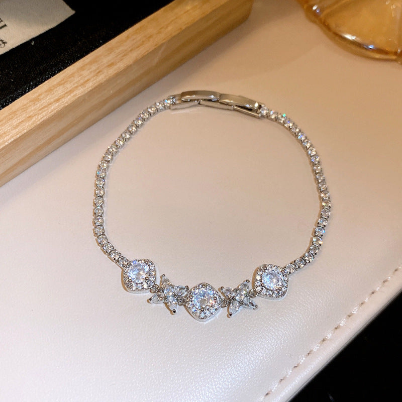 With Diamond Round Exquisite Fashion Retro Unique Design Light Luxury Bracelets