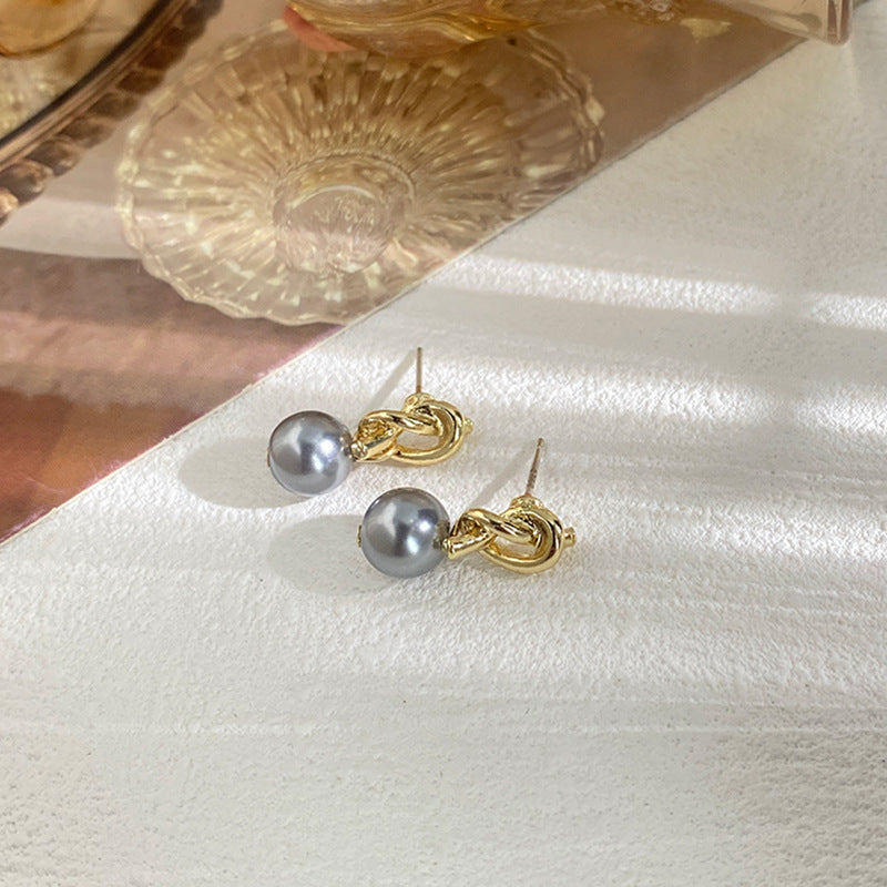 Women's French Retro Knotted Metal Pearl For Earrings