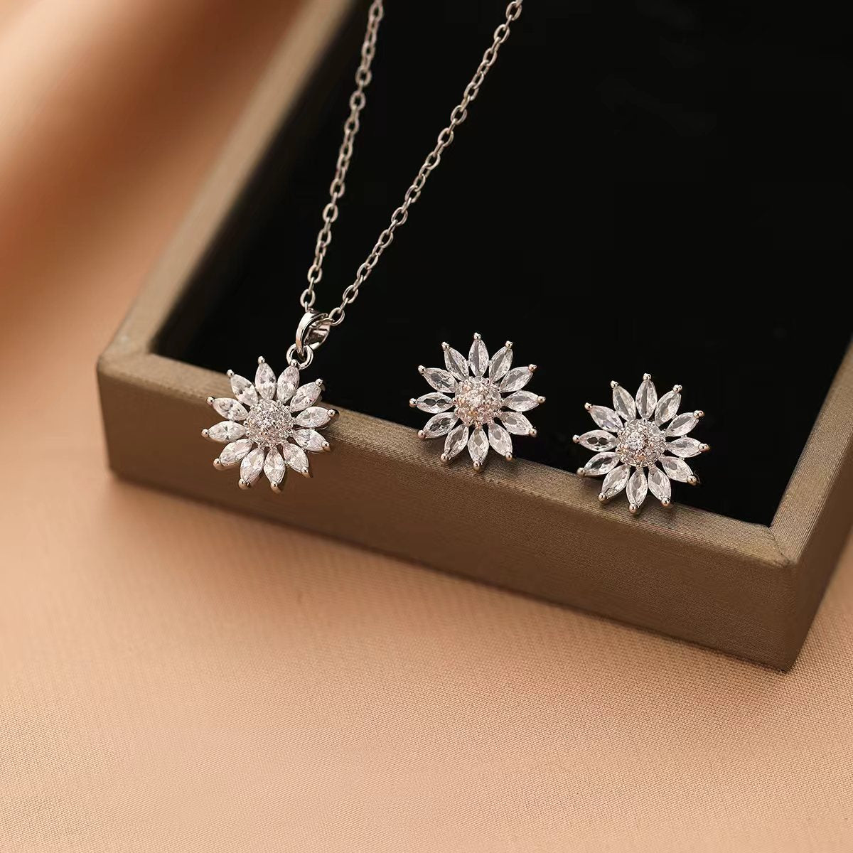 Glamorous Comfortable Two-piece Affordable Luxury Fashion Jewelry Set