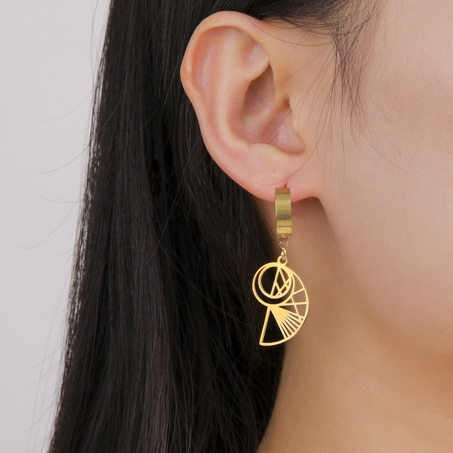 Cut Titanium Steel Hollow Conch Simple Rings