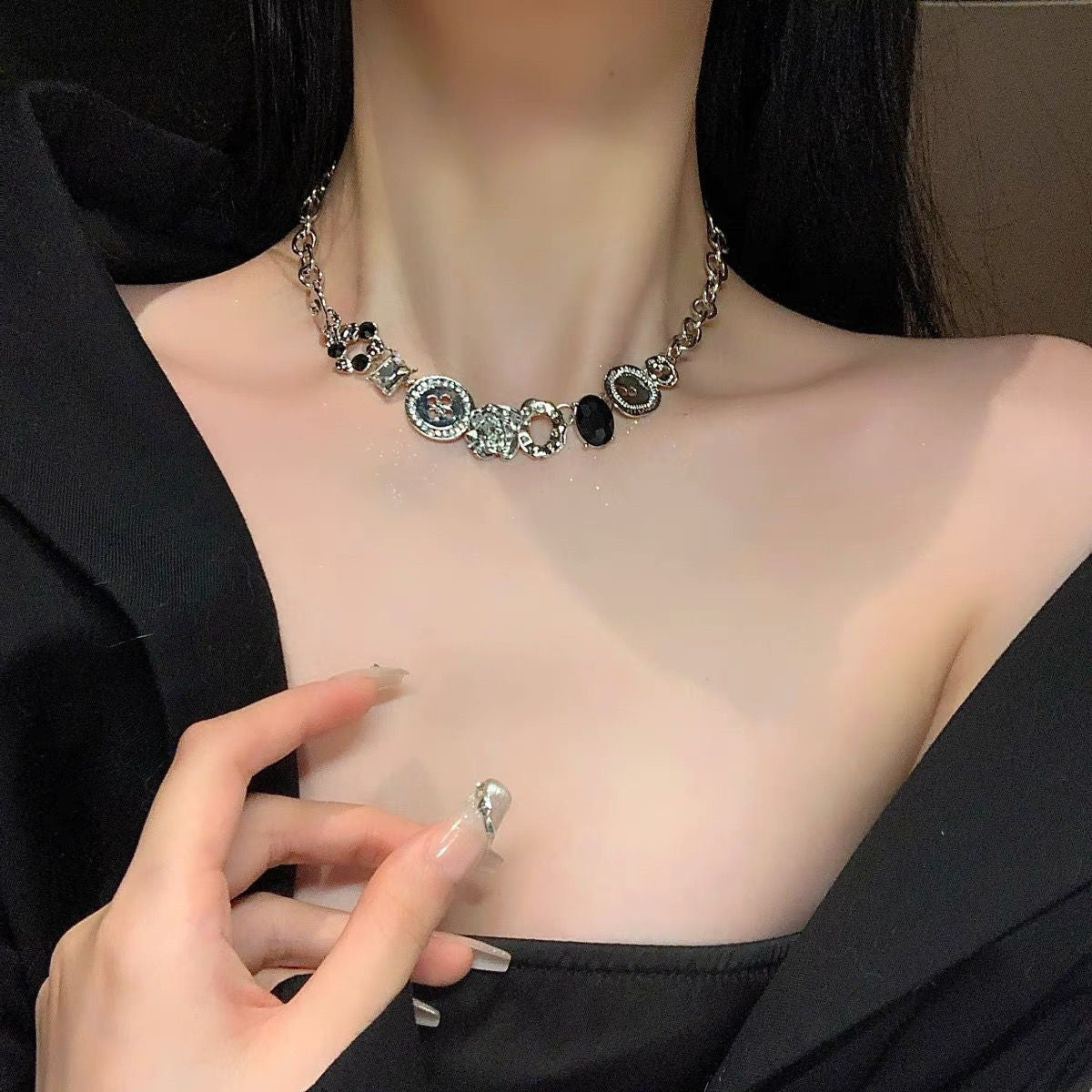 Sweet Cool Style White Button Retro Minority Design Clavicle Chain Necklace