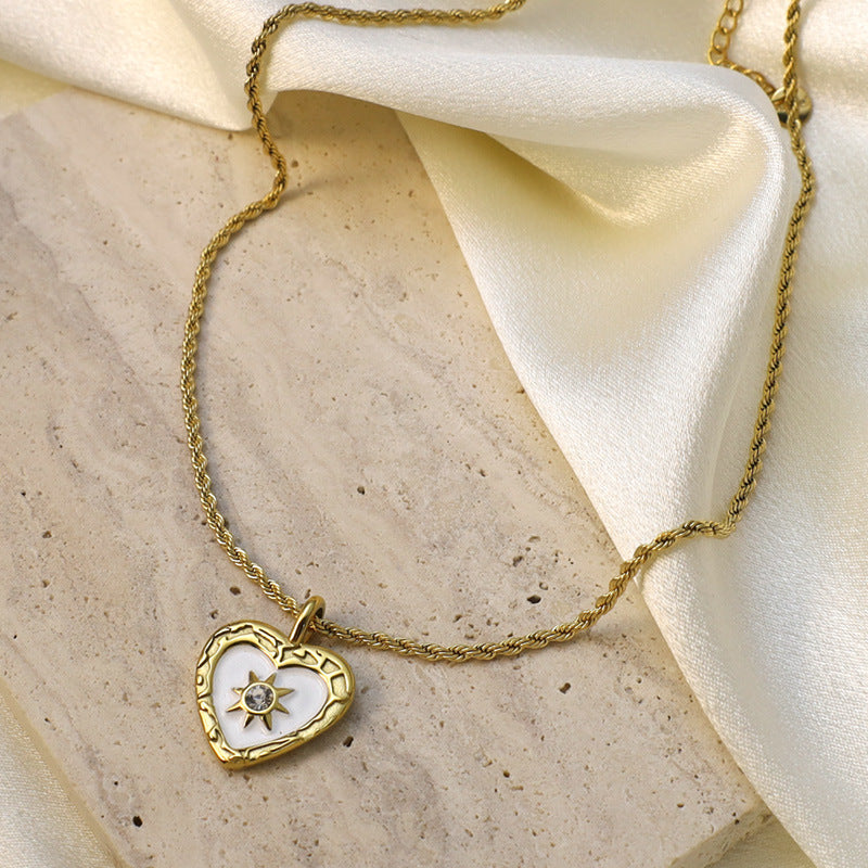 Women's Vintage Fritillary Titanium Light Luxury Minority High-grade Necklaces
