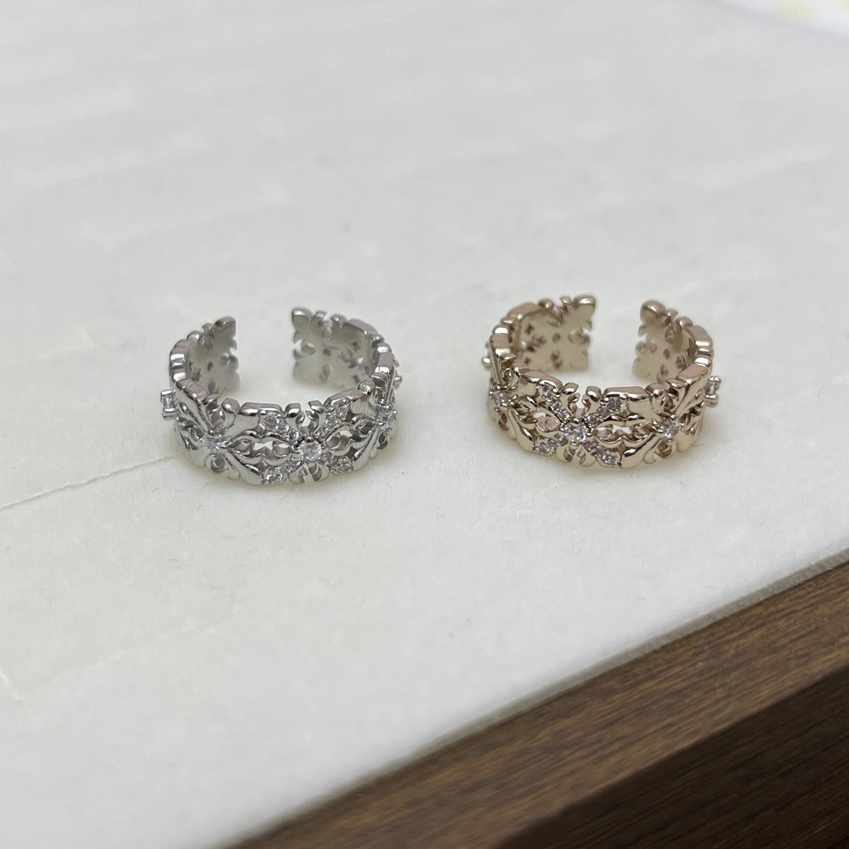 Hollow Flower-de-luce Carved Open Female Light Luxury Minority Ring