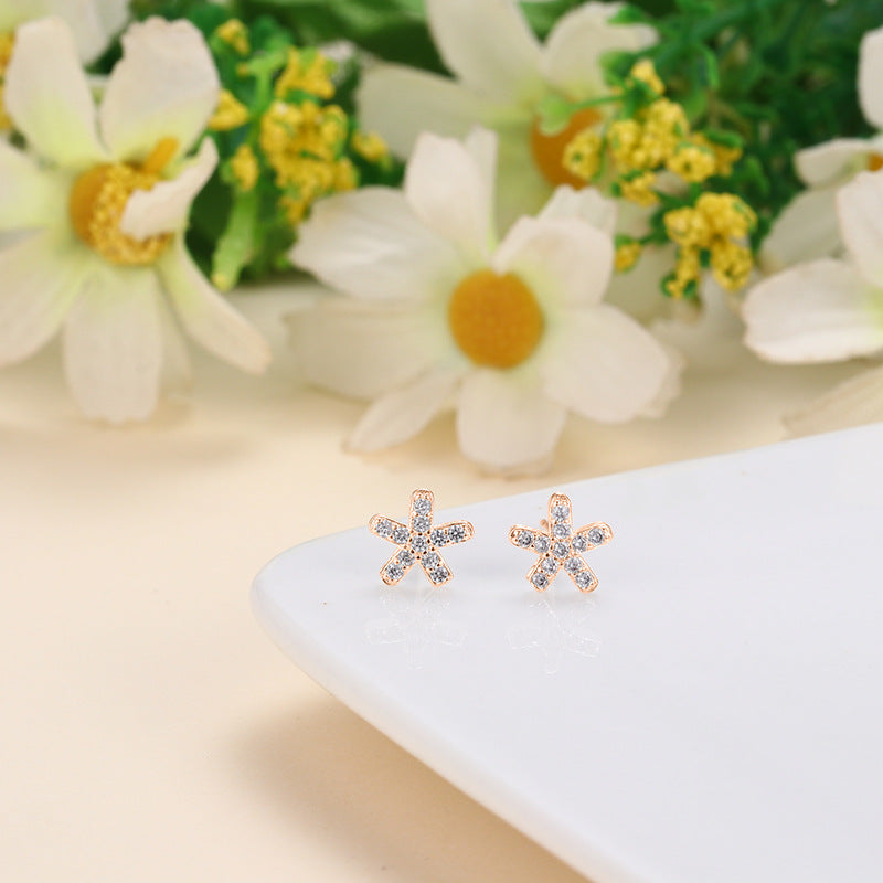 Women's Classic Style Simple Heart-shaped Elegance Retro Five-pointed Earrings