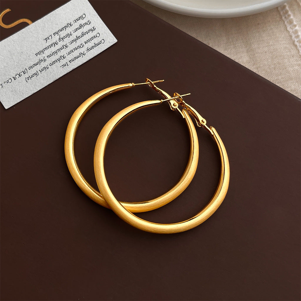 Women's Minimalist Exaggerated Big Ear Fashionable Temperament Personalized Cold Style Simple Earrings
