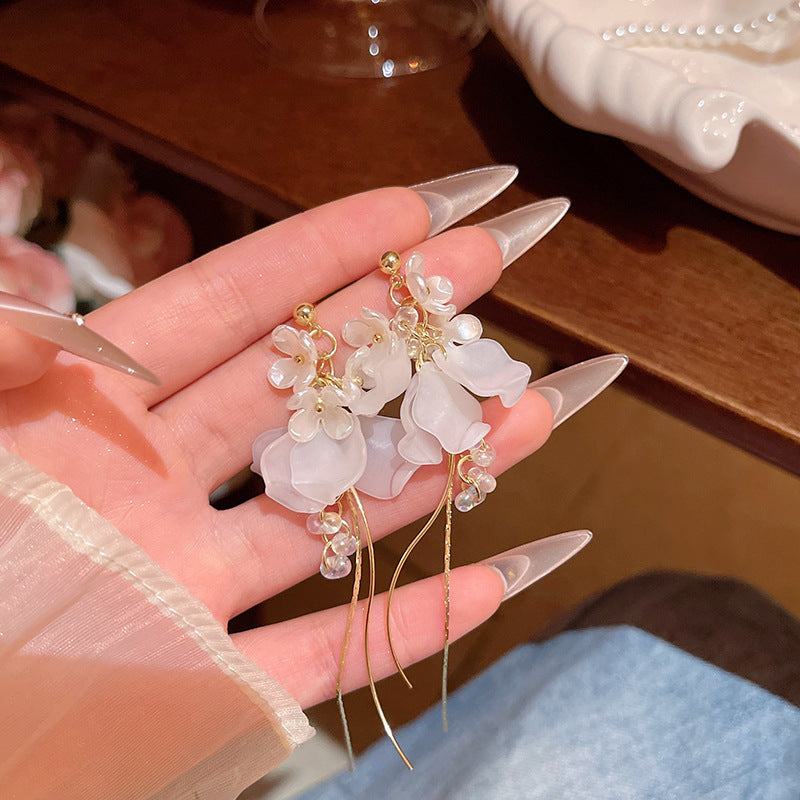 Super Fairy Gentle White Flower Long Female Niche Design Stud Earrings