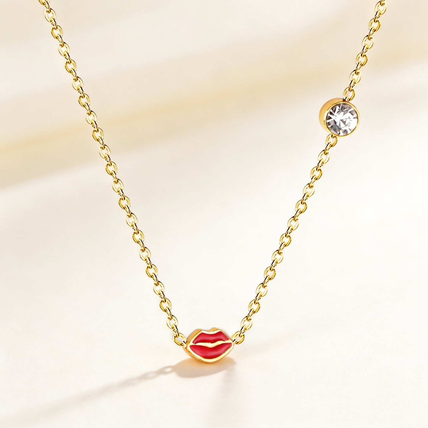 Women's Dripping Red Lip With Round Diamond Clavicle Chain Necklace