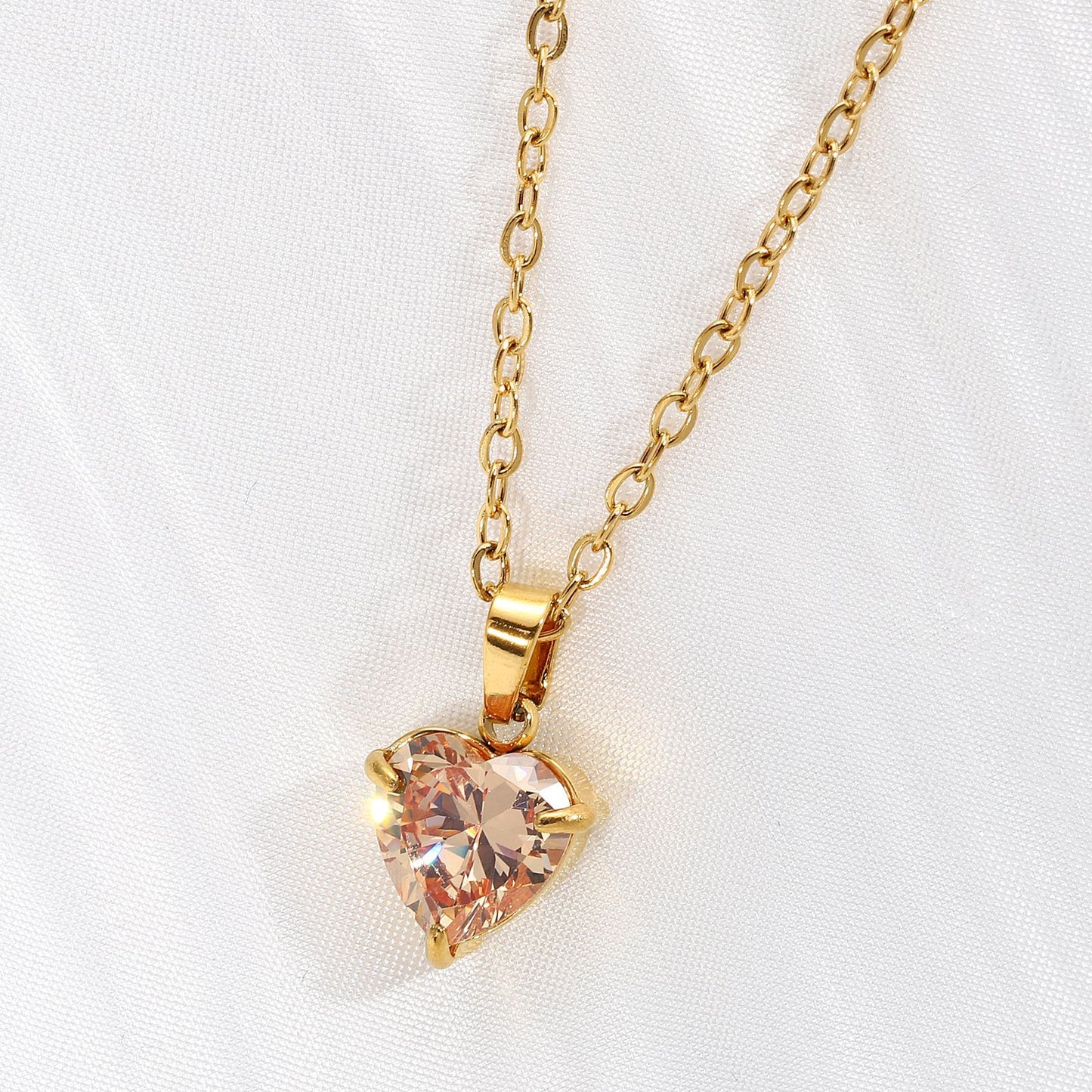 Women's Loving Heart Zircon Simple Heart-shaped Stainless Steel Clavicle Necklaces