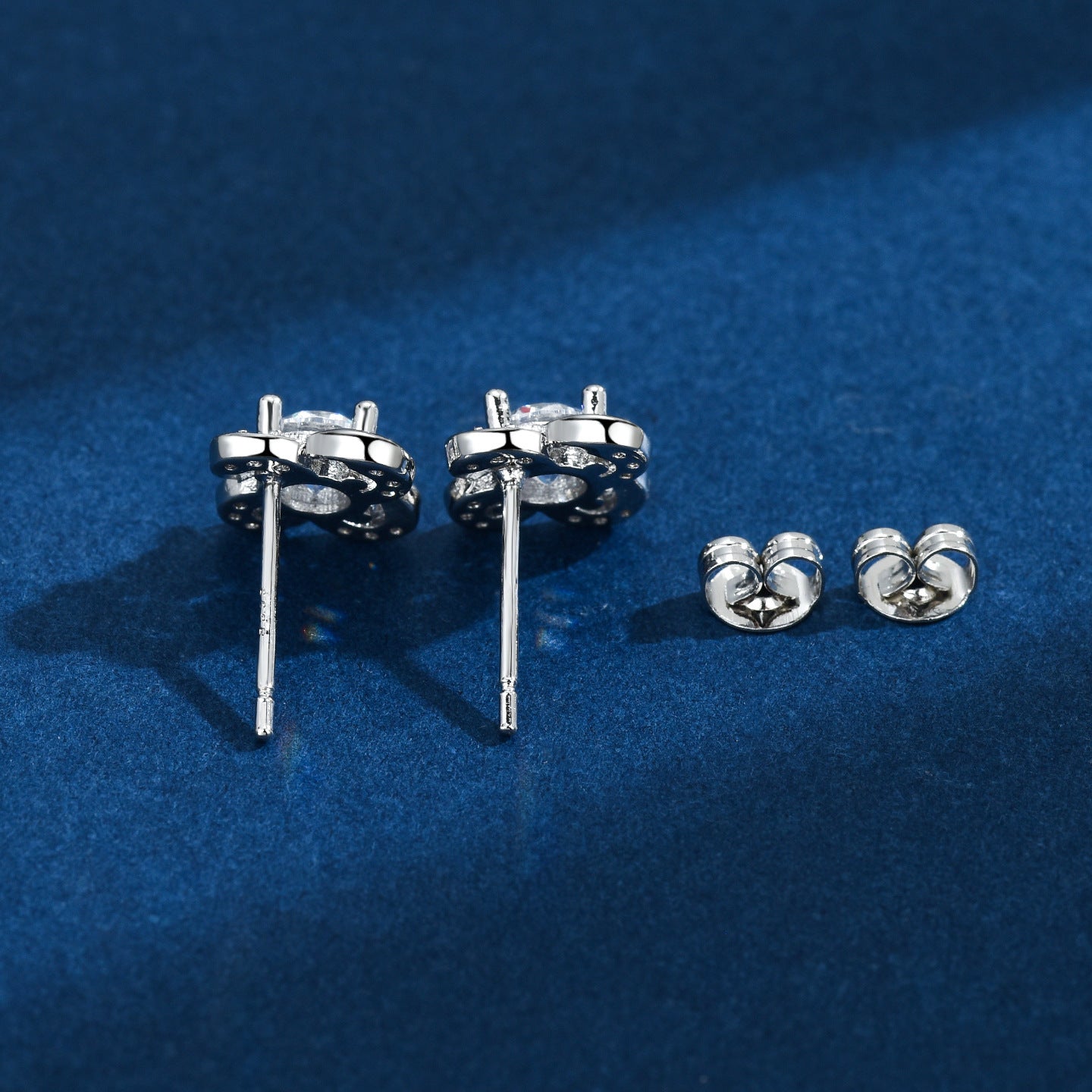 Zircon Hollow Four Leaf Clover Ear Female Starry Stud Earrings