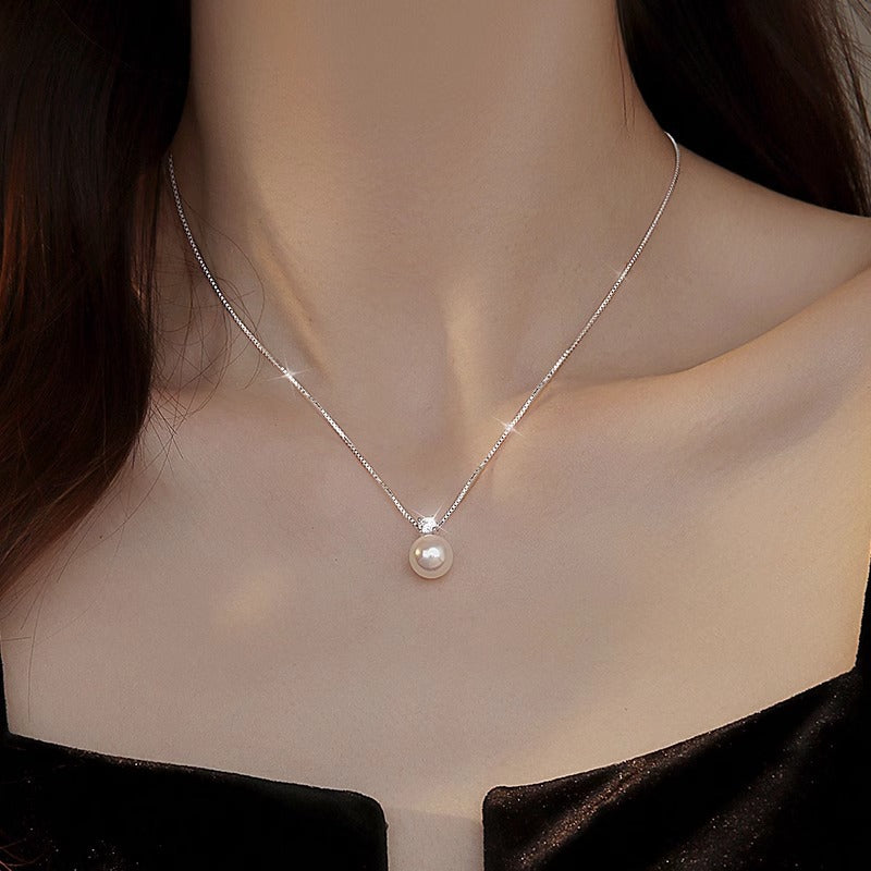 Women's Sier Light Luxury High-grade Design Clavicle Necklaces
