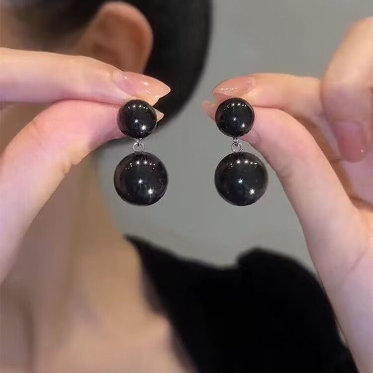 Women's White Black Pearl Sier Pin Simple Face Small Earrings
