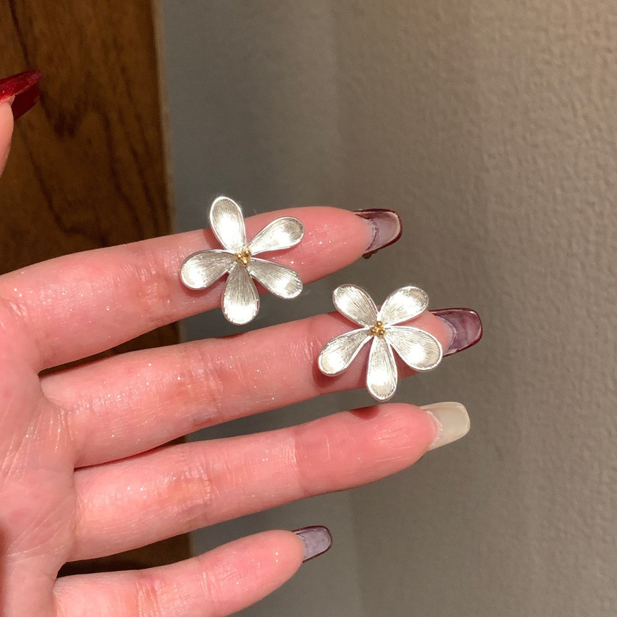 Sier Flower Seaside Vacation Style Matte Petal Ear Accessory Stud Earrings