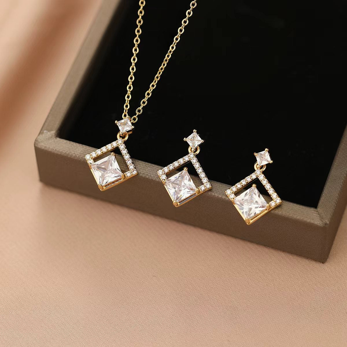 Glamorous Comfortable Two-piece Affordable Luxury Fashion Jewelry Set
