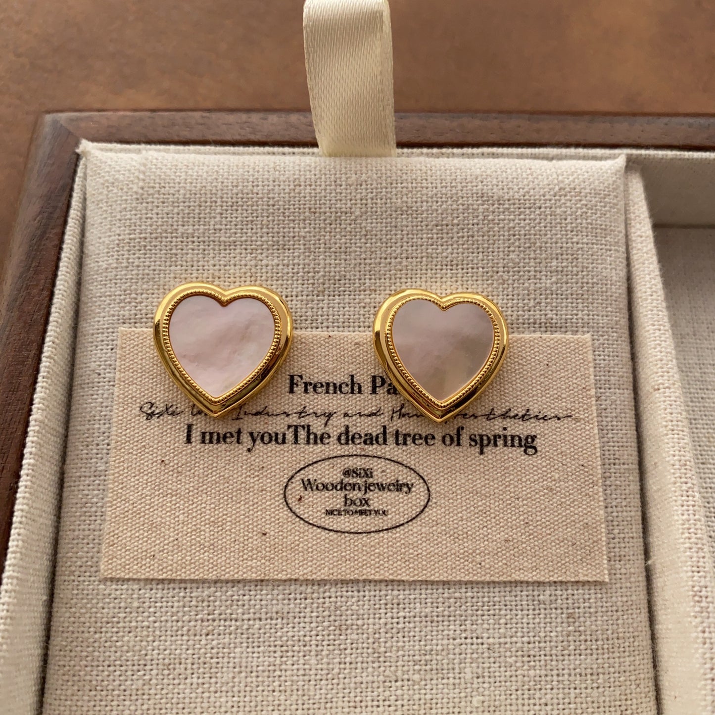 Women's Retro Affordable Luxury Fritillary Shell Light Lucky Romantic Fashion Stud Earrings