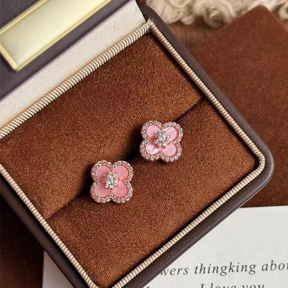 Imitation Pink Shell Four-leaf Flower Ear Drawable Graceful Fashionable Clavicle Bracelet