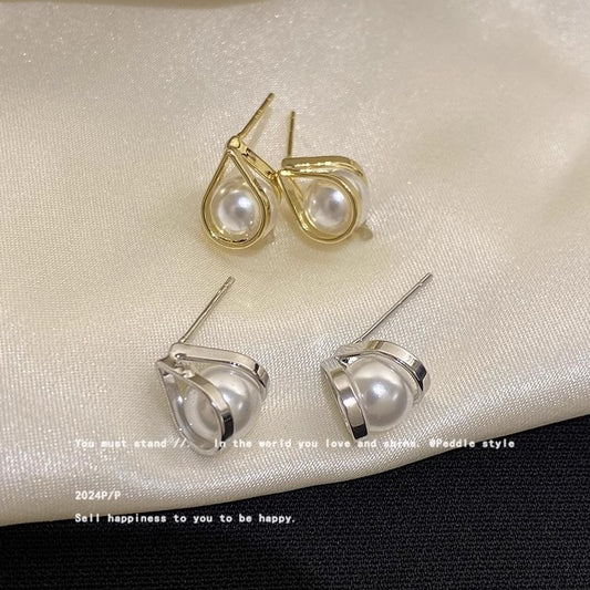 Women's Exquisite Small Drop Pearl For Design Earrings