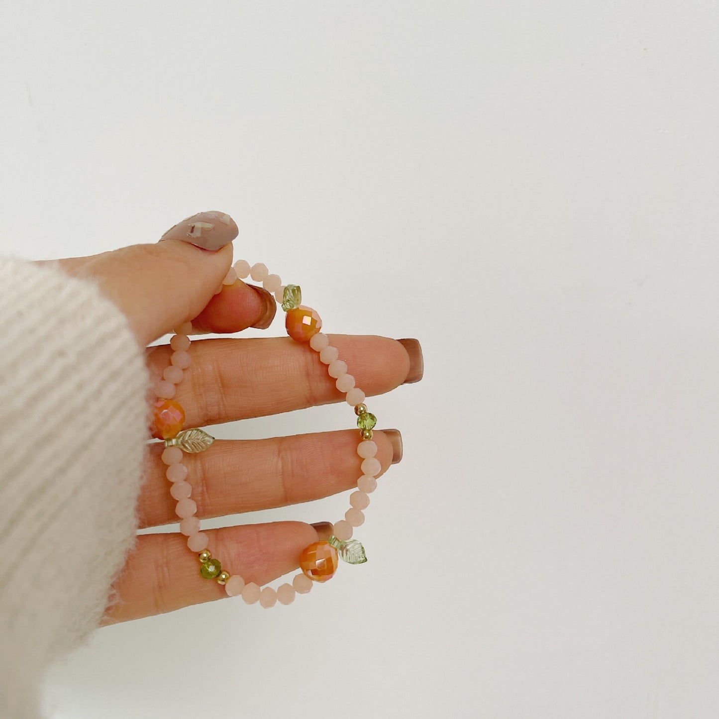 Women's Elastic Crystal Contrast Color Strawberry Cute Refreshing Bracelet