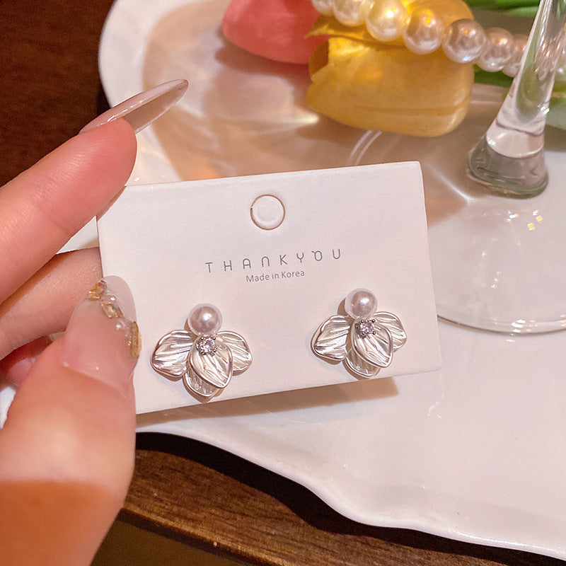 Women's Sier Needle Fresh Flower For Light Luxury Minority High-grade Pearl Stud Earrings