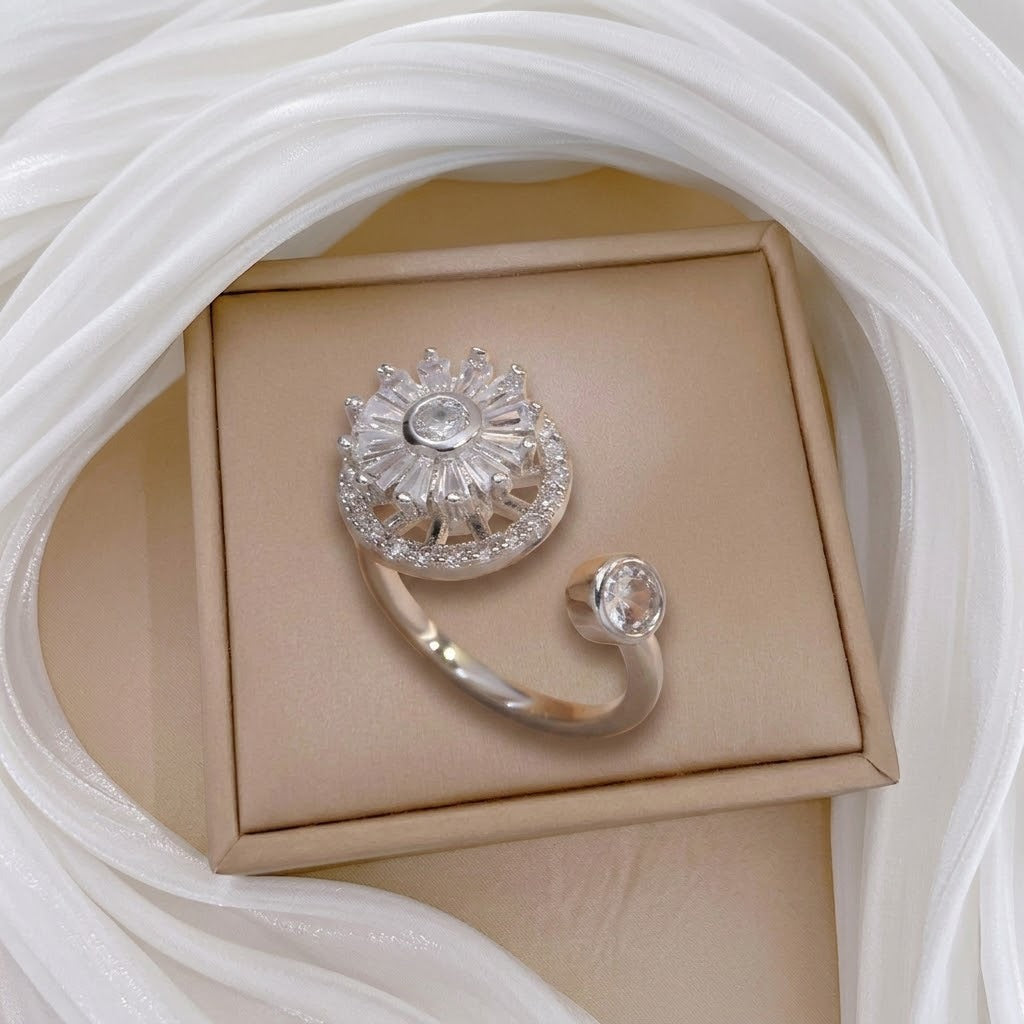 Design Rotating Bauhinia Zircon Flower Gas Clavicle Chain Necklace