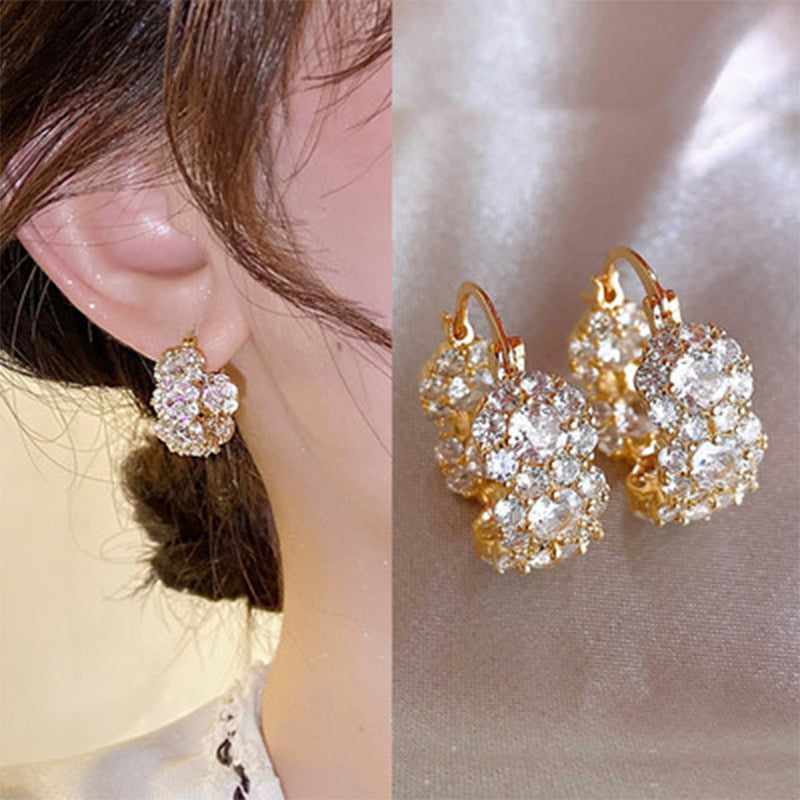 Pair Gold Zircon Light Luxury Fashion Unique Graceful Female Design Ear Buckle
