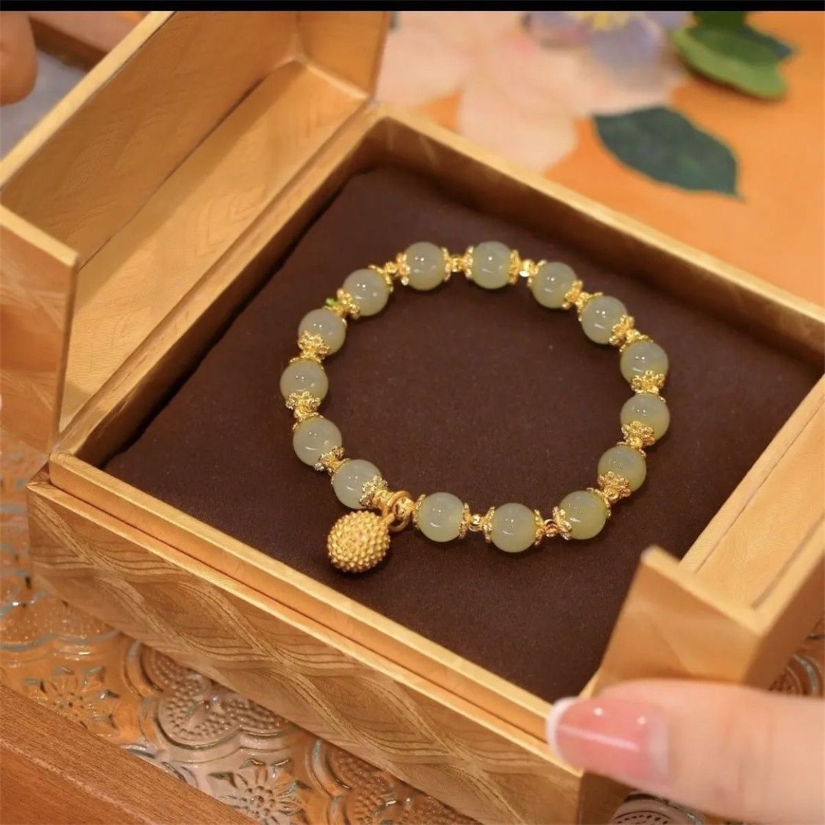 Women's Imitation Yu Elastic String Light Luxury High-grade Lotus Seedpod For Bracelet