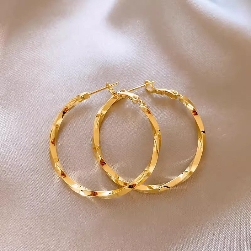 Simple Clip Exaggerated Design Elegant Wild Special Interest Light Luxury Ear Buckle