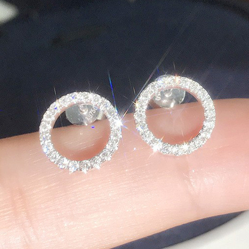 Women's Inlaid Circle Zircon Simple Sense Western Style Light Luxury Flash Stud Earrings