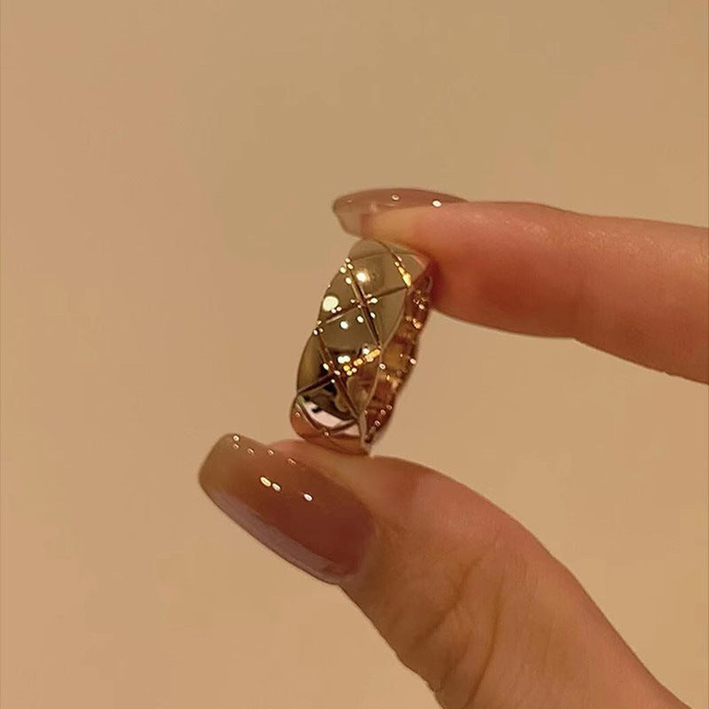 Wide Classic Style Light Luxury Temperament Full Ring