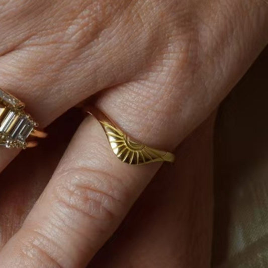 Curved Sunflower Pattern Titanium Steel Gold Rings