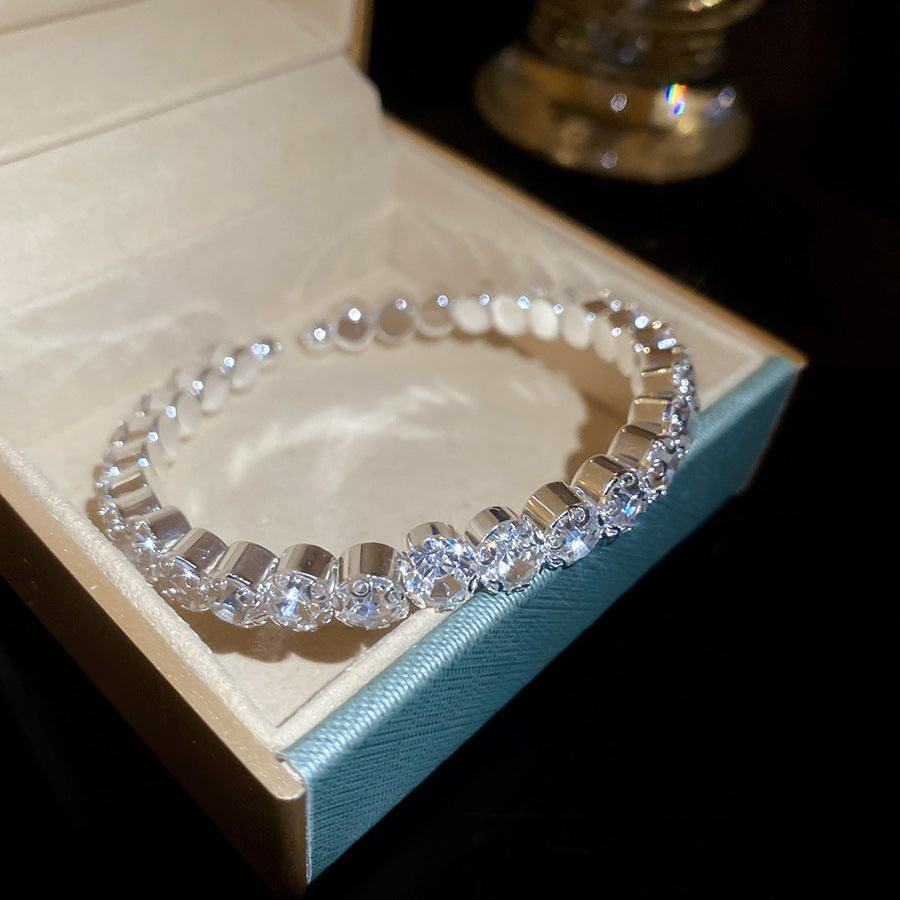 Women's Heart-shaped Zircon Adjustable Simple Fashion Light Luxury Bracelet