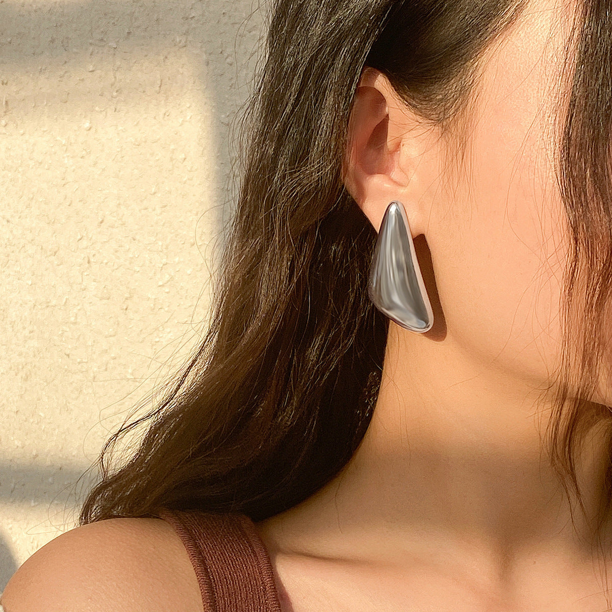 Women's Style Exaggerated Irregular Ear Punk Metal Fold Water Stud Earrings