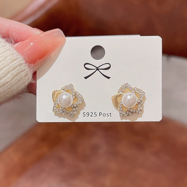 Women's Diamond Flower For Light Luxury Minority Advanced Design Stud Earrings