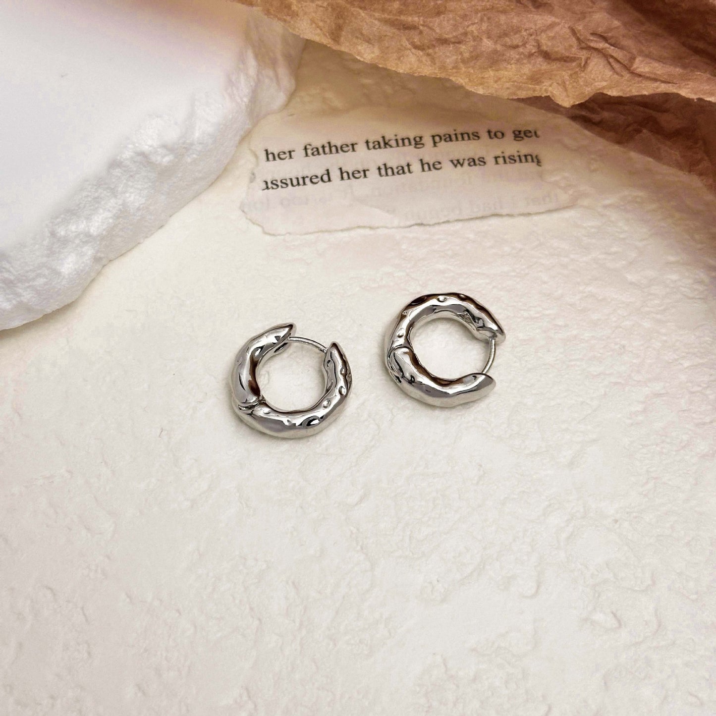 Fashionable Metal Texture Light Luxury Simple Earrings