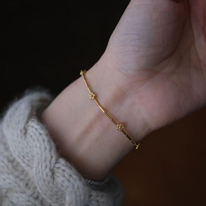 Women's Inlaid Small Flower Golden Tube Simple Exquisite High Sense Pork Bracelet