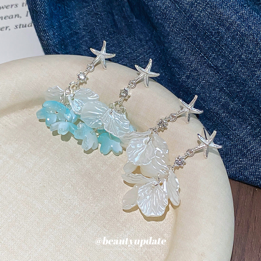 Women's Fresh Flower Pearl Light Luxury Temperament Fashion White Zircon Design Earrings